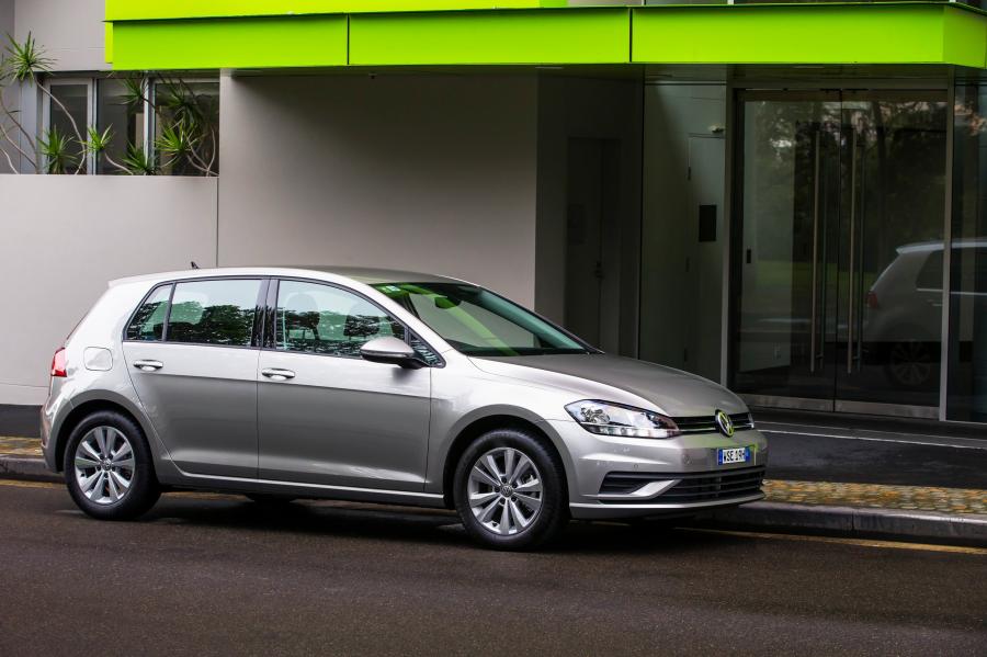  Volkswagen Golf TSI 5-Door 2017 года  (AU) (фото 18 из 21)
